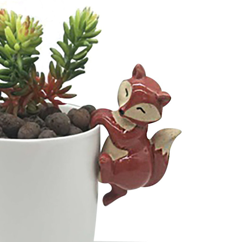 Figurines & Sculptures