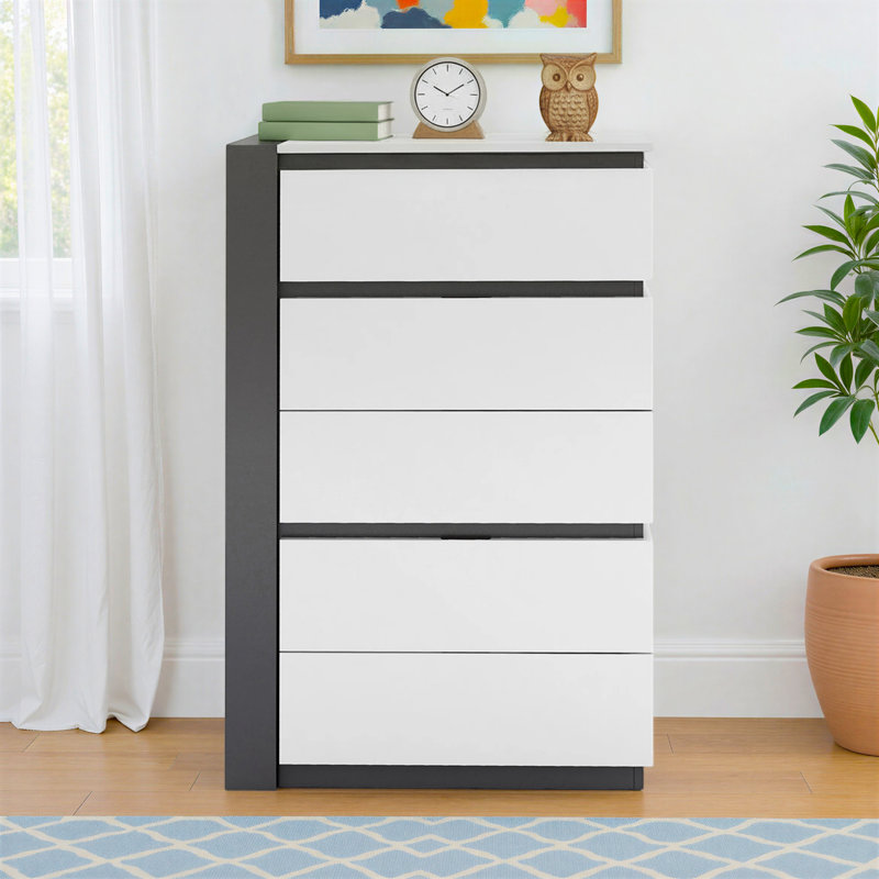 Carilla 31.5" W 5-Drawer Modern Dresser