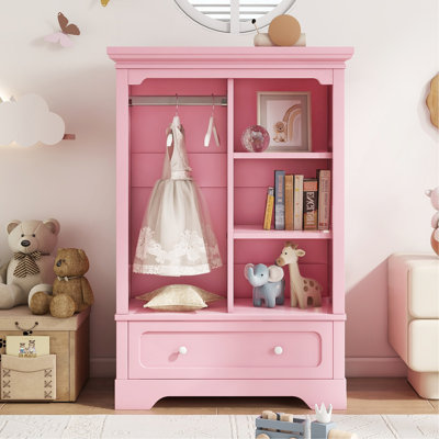 Garde-robe ouverte avec une tringle suspendue et des tablettes ouvertes, un grand tiroir, une conception basse près du sol pour un accès facile