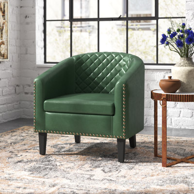 Fauteuil demi-tonneau capitonné en similicuir de 29 po Boney