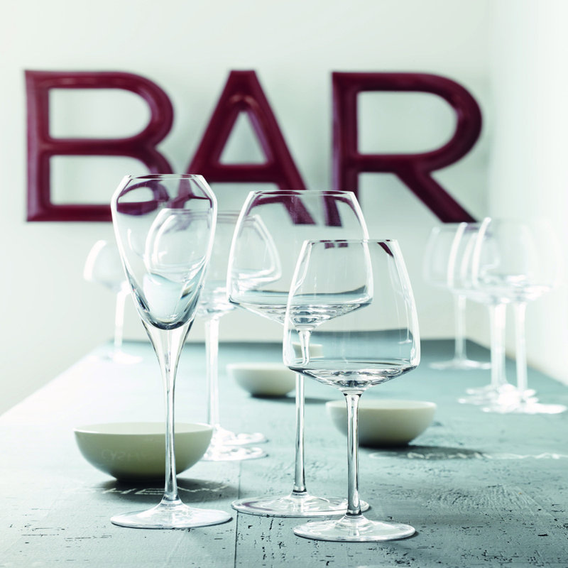 TAC 02 Crystal White Wine Glass