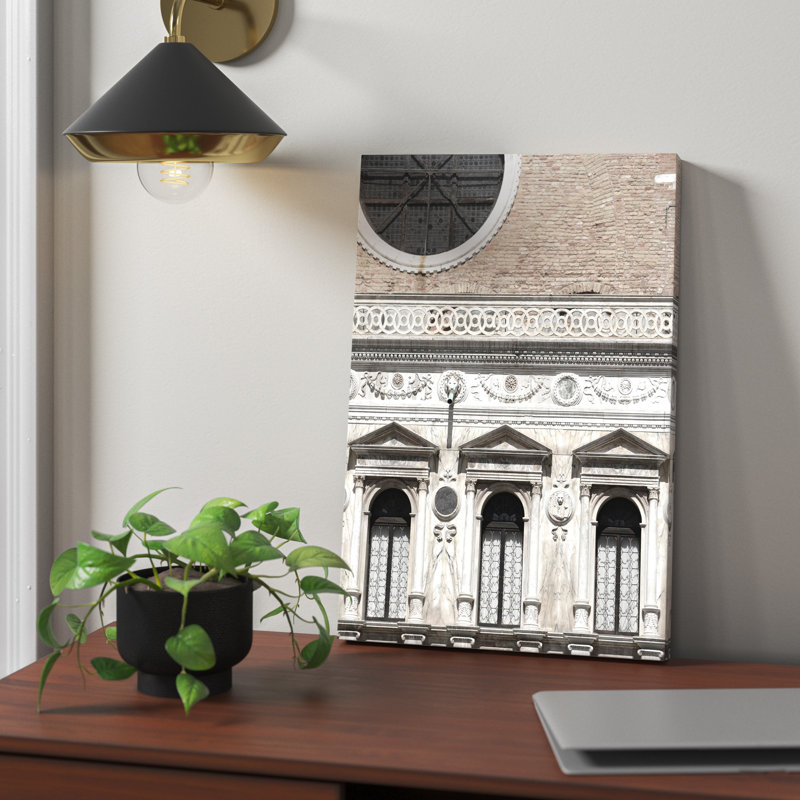 «Venetian Facade Photos I» par Sharon Chandler - photographie sur toile tendue, H 18 po x l 12 po