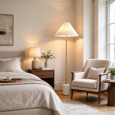 Lampe sur pied Glam 2 lumières, métal doré et marbre blanc avec abat-jour plissé pour espace de vie (ampoules non incluses)