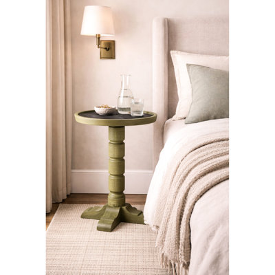 Table Spot avec finition pistache chaude, plateau de table rond compact, pieds sculptés sur piédestal, parfait comme pièce décorative, bois massif et composition, 14 pouces de largeur, profondeur, 22 pouces, 12,48 livres à l'ombre