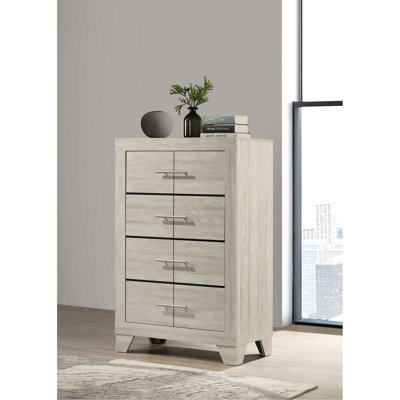 4-drawer Chest of Drawers