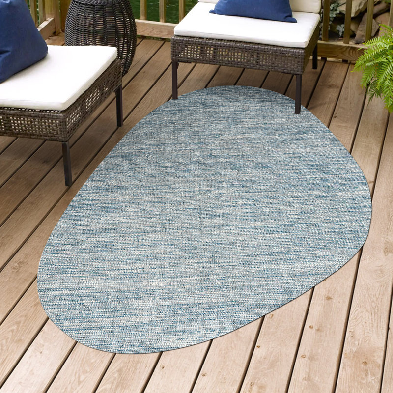 Tapis intérieur / extérieur gris / bleu marine Omid, Nouveauté 6 pi 7 po x 9 pi 6 po