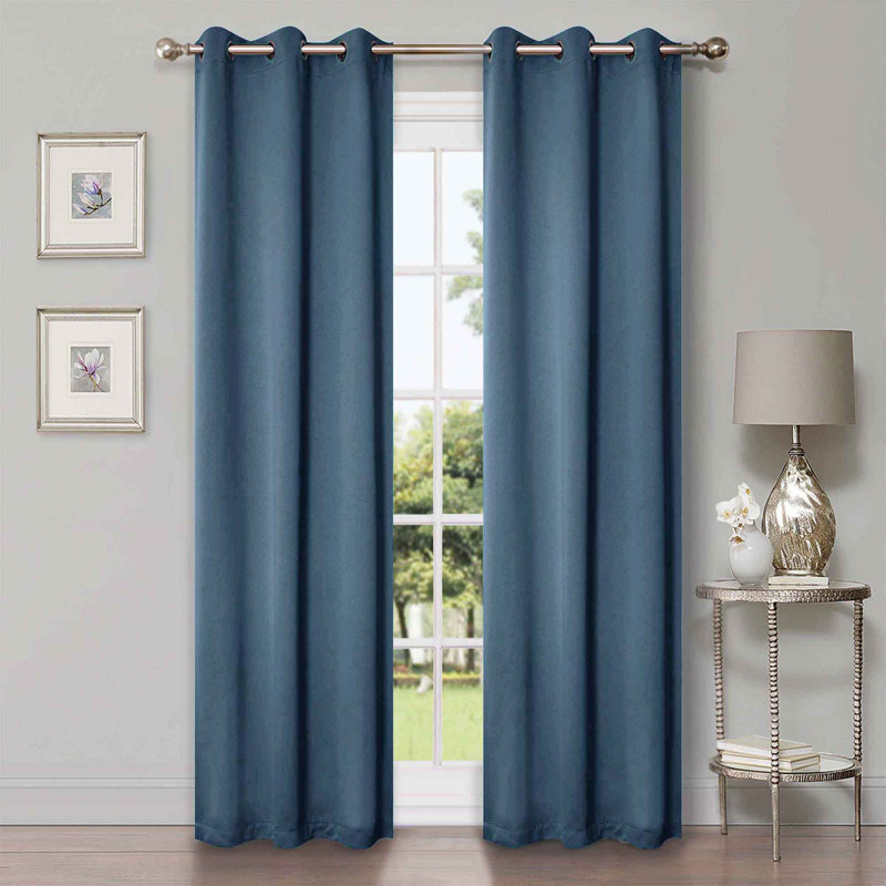Paire de rideaux obscurcissant avec œillets Millendon, L 42 po x L 84 po, Bleu denim