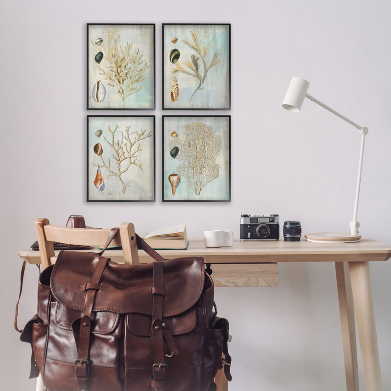 Branches de corail avec divers coquillages, ensemble de 4 giclées encadrées, design par Susan Arnot, H 14 po x l 44 po
