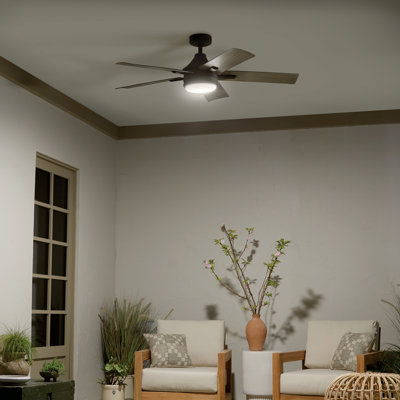 Ventilateur de plafond standard à DEL à 5 pales de 52 po avec télécommande et ensemble d'éclairage inclus Sherika
