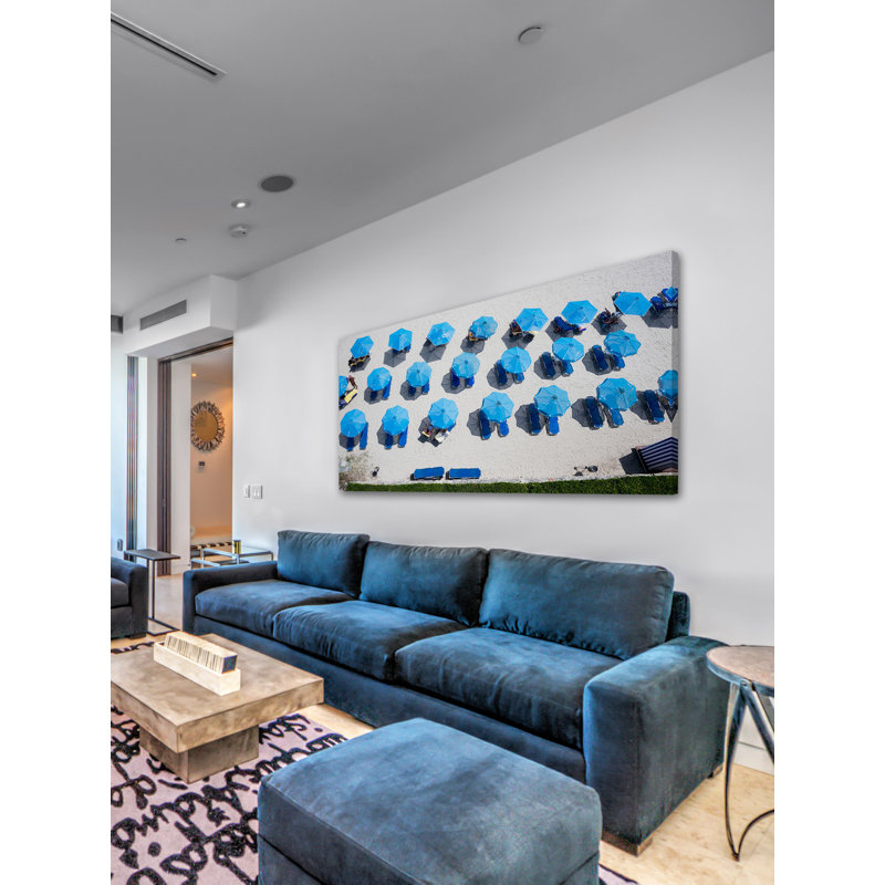 «Blue Umbrellas», reproduction, H 30 po x l 60 po, Toile