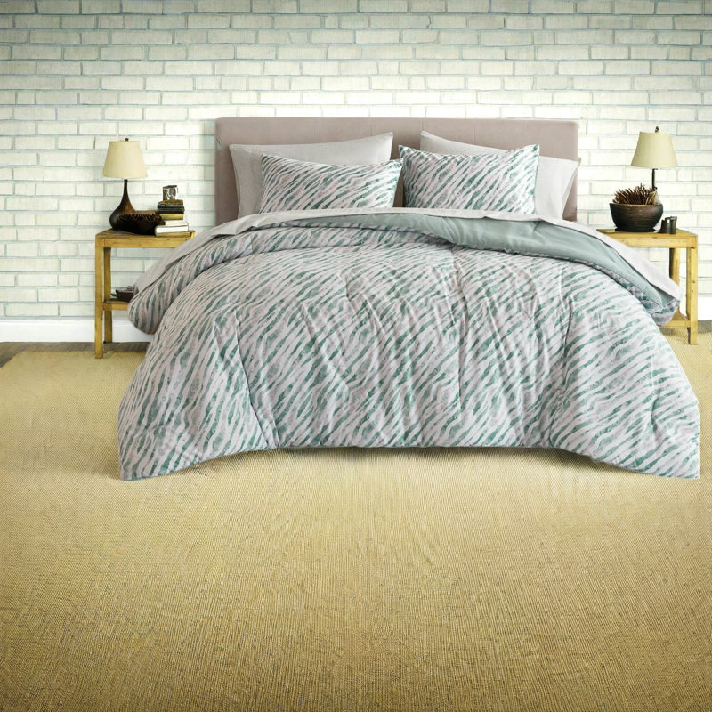 Modern Bedding Sets, Twin XL Polyester Comforter and Sheet Set, Green
