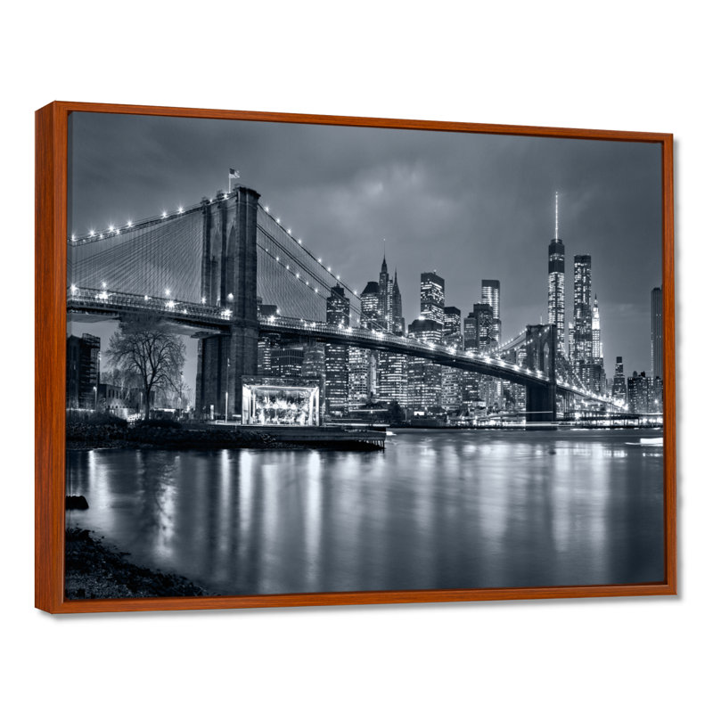 Panorama de la ville de New York la nuit, photographie sur métal, H 16 po x l 32 po, Reproduction avec cadre flottant, Brun