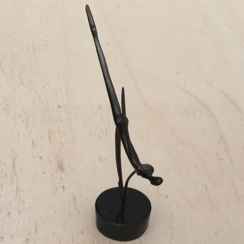 Sculpture en bronze Kristara Stellar Dancer