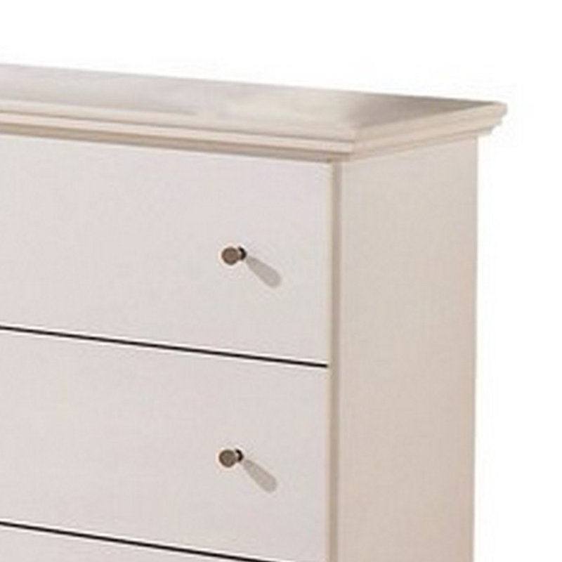 Commode Rikkie Vick de 63 po de largeur, 6 tiroirs avec boutons en étain, finition bois blanc