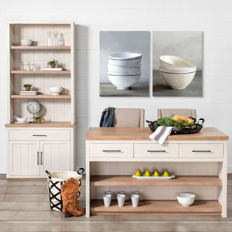 Quatre bols artisanaux et une toile texturée décorée à la main, H 36 po x l 27 po x P 1,5 po
