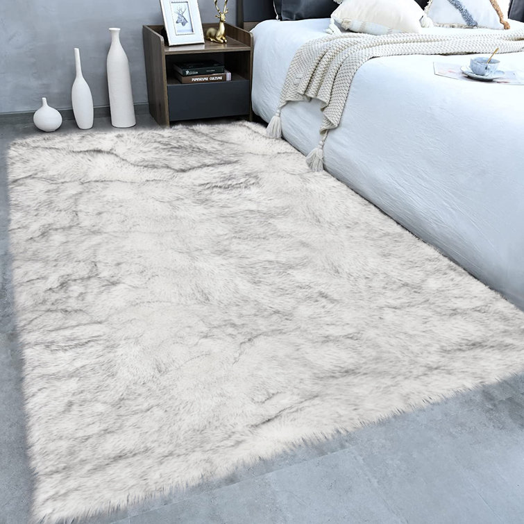 Kove Faux Sheepskin Indoor Rug