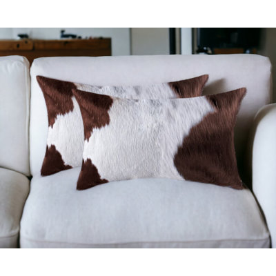 (Ensemble de deux) Coussins décoratifs en peau de vache véritable brune et blanche 12 po x 20 po