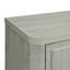Ensemble de lit très grand à panneau, commode et miroir Izzabell Chasteen-506810880
