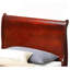 Charmant lit cerise traditionnel-167778680