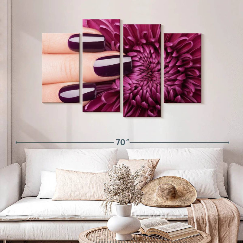 Glossy Purple Nails, H 32 po x l 52 po