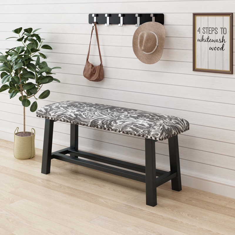 Lin avec banquette rembourrée, pieds en bois rustique