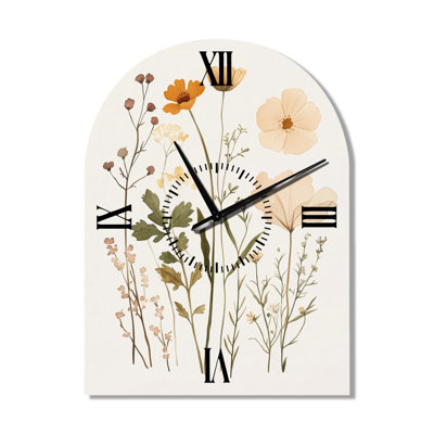 Fleurs sauvages de l'Herbier I - Horloge murale en métal beige à motif d'arche botanique