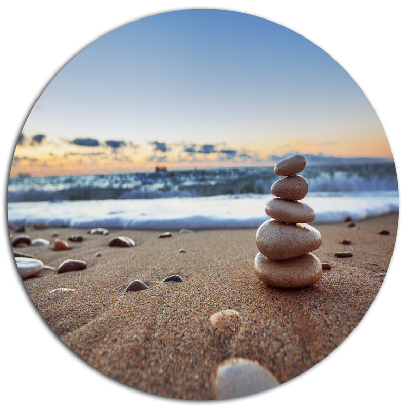 «Risa Stones Balance on Sandy Beach», photographie, H 38 po x l 38 po x P 1 po, Métal