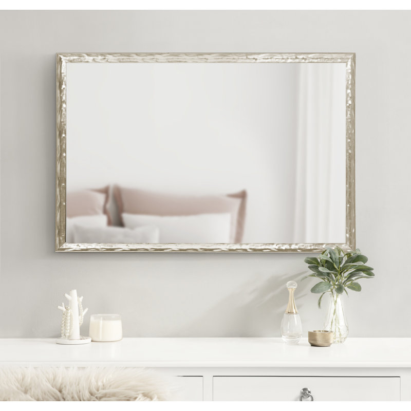Miroir mural de salle de bain Sherita, 24 po x 36 po, Argent