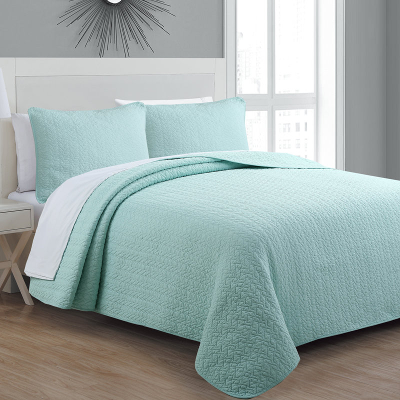 Estate Collection Modern & Contemporary Quilt, King Quilt + 2 King Shams, Seafoam