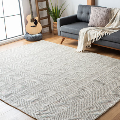 Stalybridge Geometric Beige/Light Grey Area Rug