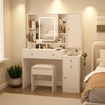 Farhadbek Vanity