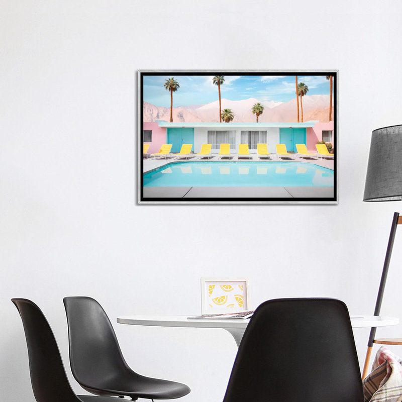 Palm Springs Pool Day - reproduction d'art murale encadrée, Argent argent, H 26 po x l 40 po