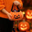 Peluches ou paniers de friandises pour Halloween