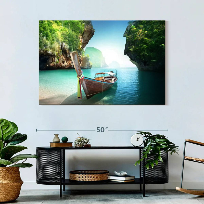 Bateau Mehar sur la plage de Krabi, H 32 po x l 48 po