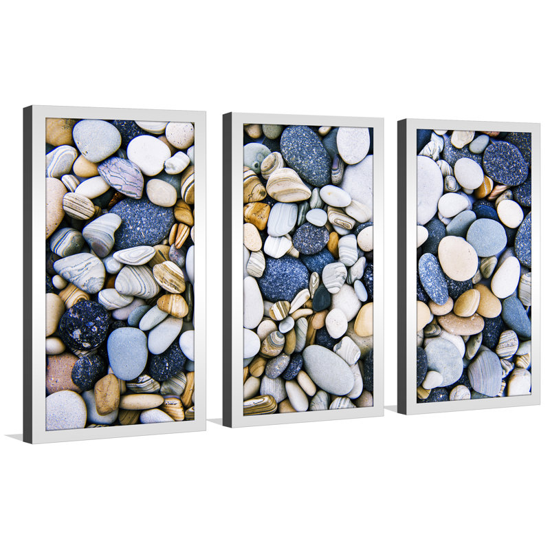 Water Stones 16 - Ensemble de 3 reproductions de photos sur acrylique, H 33,5 po x l 52,5 po x P 1 po