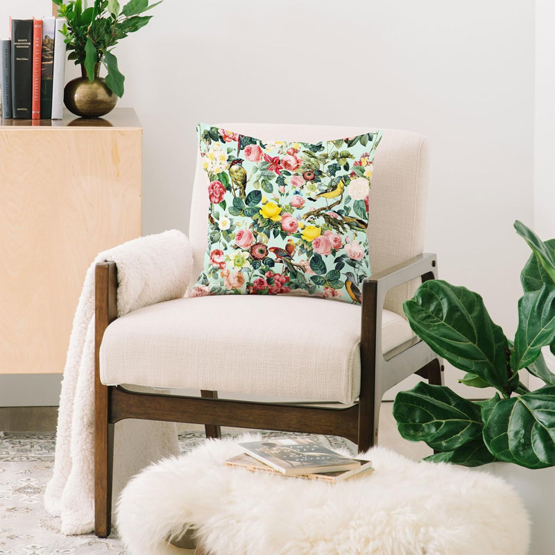 Coussin Society6 Floral and Birds III, Motif floral vert