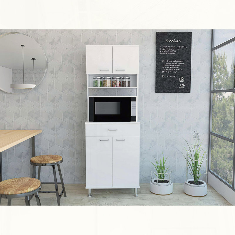 Garde-manger avec comptoir, rangement fermé et ouvert