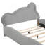 Adorable lit plateforme double avec tête de lit en forme d'ours, offrant confort, sécurité et rangement pour une chambre de rêve