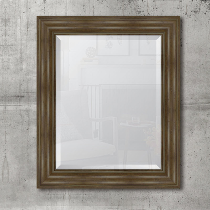 Miroir mural à cadre en résine English, H 36 po x l 30 po, Noyer