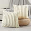 Housses de coussin décoratif décoratives en fausse fourrure de lapin blanche avec insertions-103220872