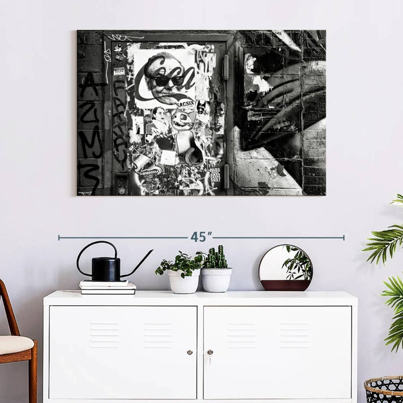 Sireci Manhattan, 26" H x 39" W