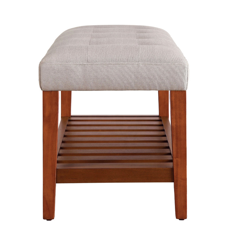 Banc revêtu de chêne gris, revêtement en tissu, rangement ouvert, tablette à lattes pleine grandeur