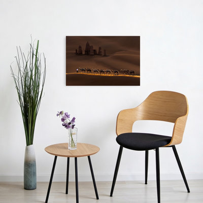 Illustration murale représentant un paysage abstrait serein et paisible, inspirée d'un voyage en caravane dans le désert antique