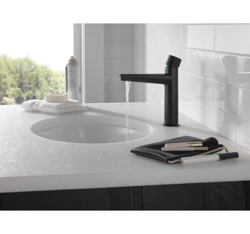 Galeon Single Hole Bathroom Faucet with Drain Assembly, Matte Black