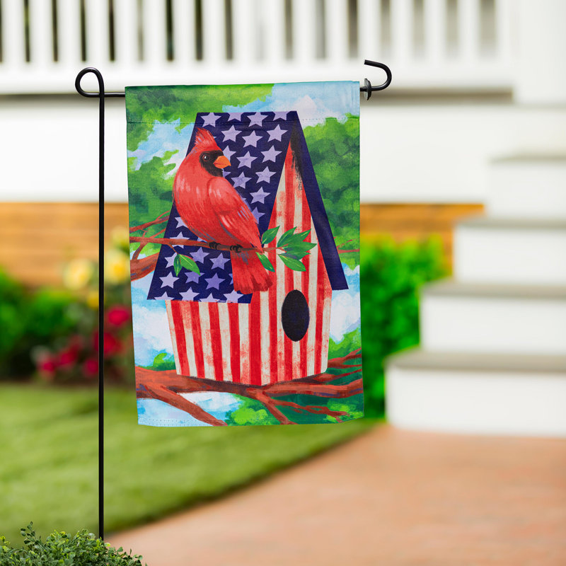 Drapeau de jardin patriotique cardinal