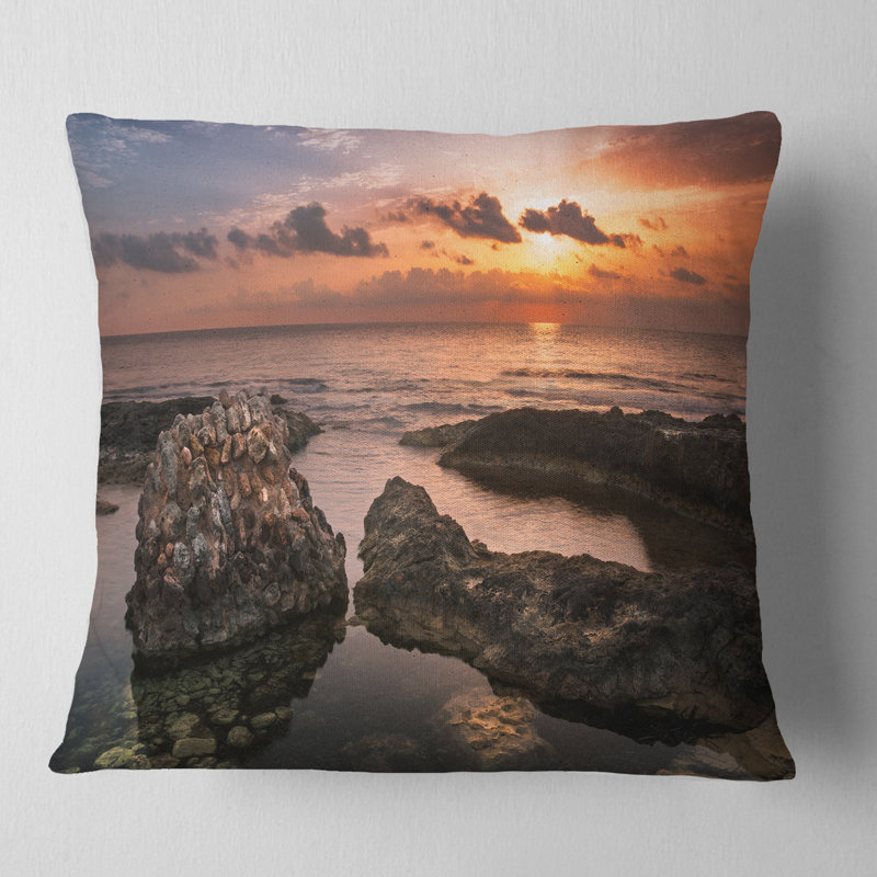 Coussin Beach Sun sur ruines antiques, 16 po x 1 po, Carré