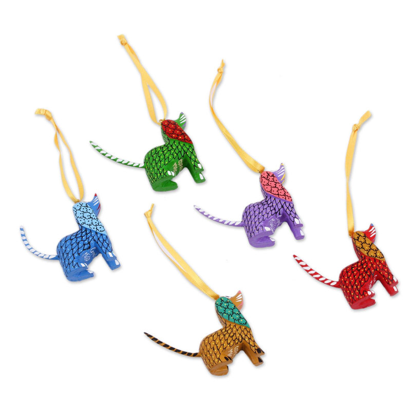 Ensemble d’ornements en bois alebrije doux décoratif