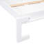 Grand lit mural blanc, option escamotable pour les petits appartements, sommeil confortable, peu encombrant et lattes de support de matelas flexibles