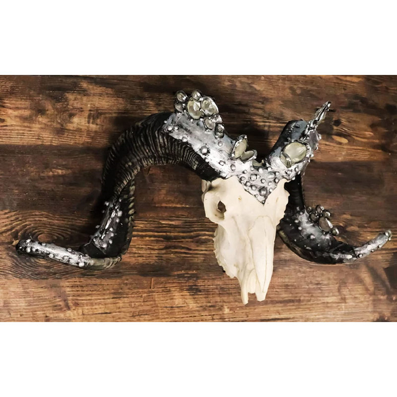 Figurines & Sculptures