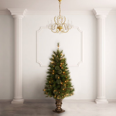 4 ft. Atlanta Spruce Entrance Tree with Clear Lights